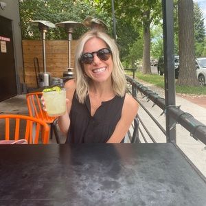 Meet your Posher, Marisa